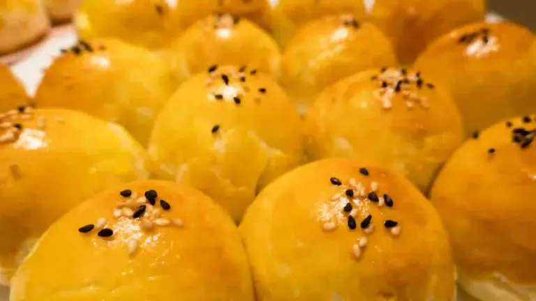 長照陪伴，公益手作蛋黃酥